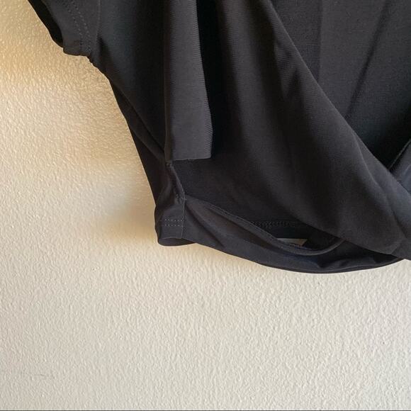 Belita Collection Black Crop Cross Top Size Large - Picture 3 of 5